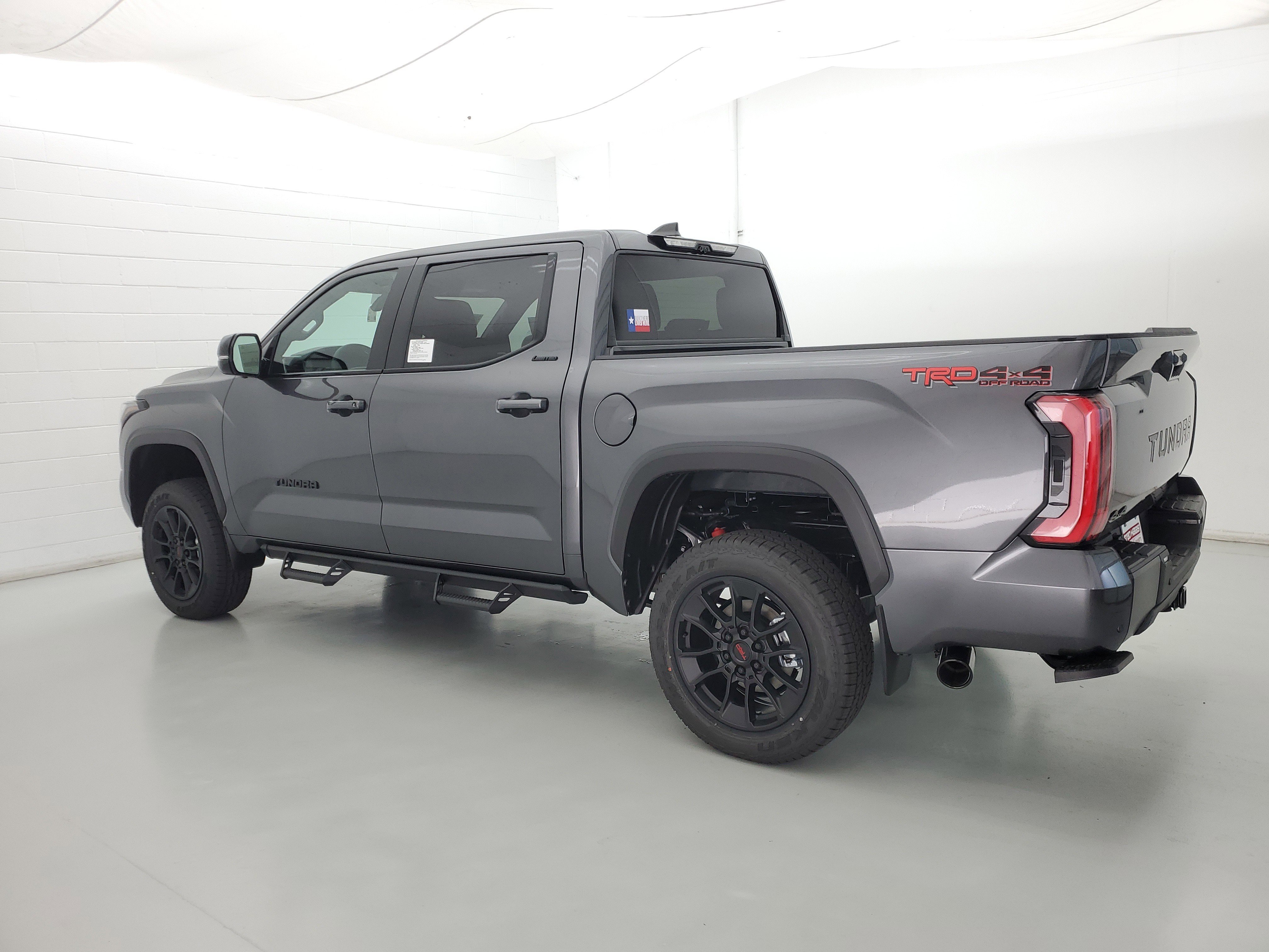 2026 Toyota Tundra Limited - Photo 7