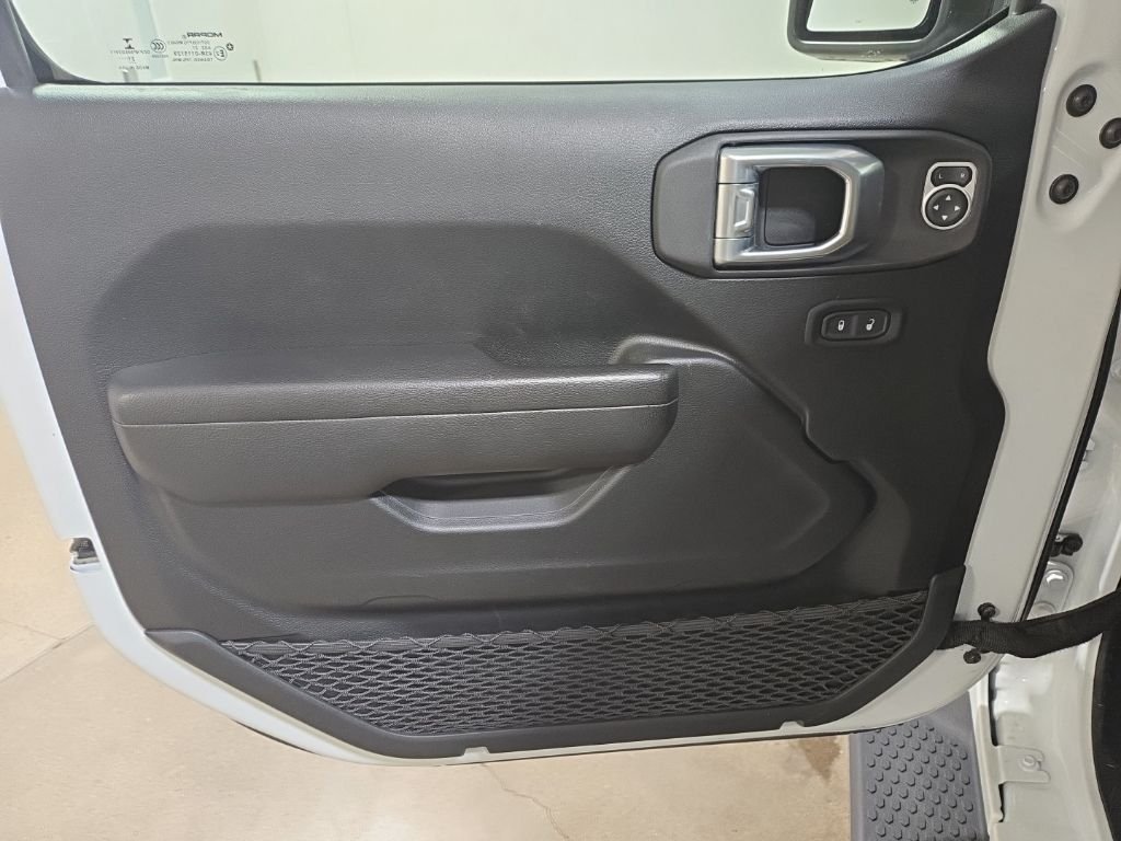 Used 2021 Bright White Clearcoat Jeep Unlimited Sport S image 22