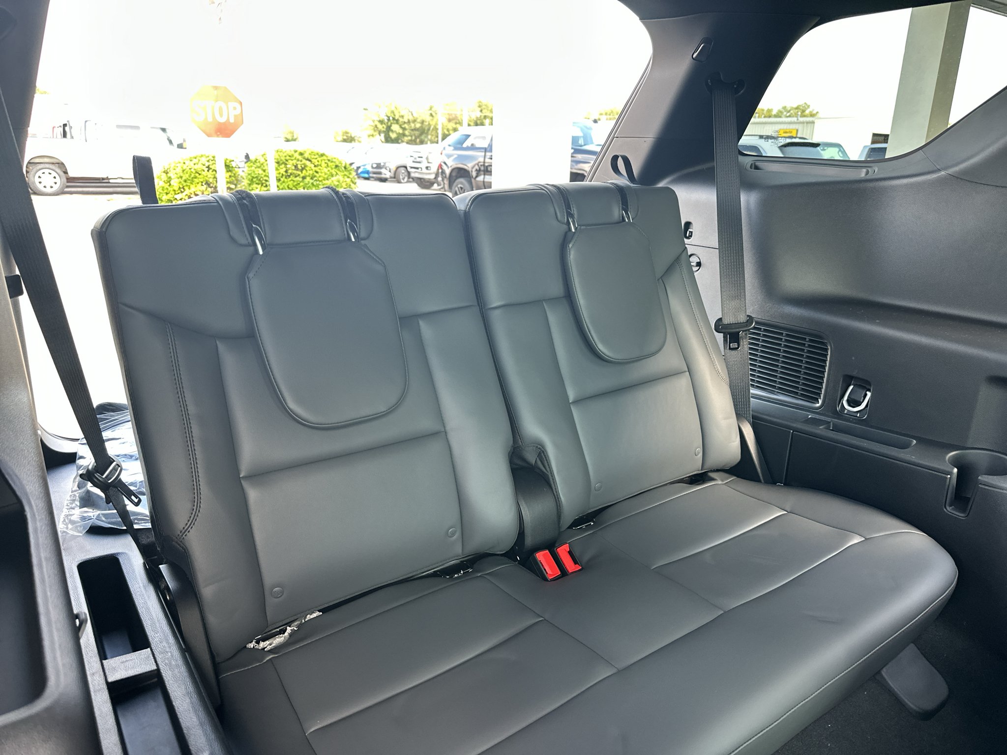 New 2027 Avalanche Gray Ford Active image 37