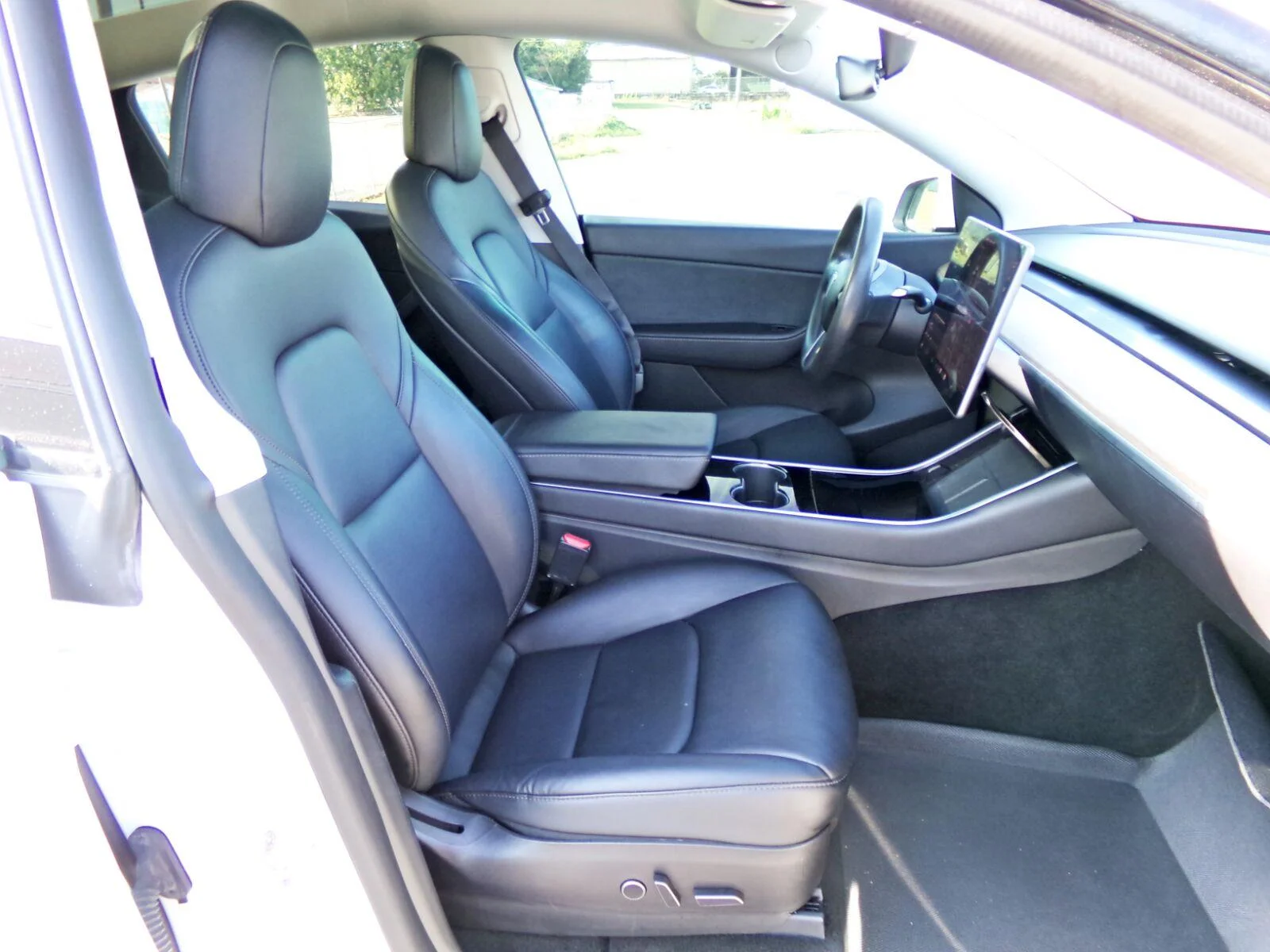 Used 2021 Pearl White Multi-Coat Tesla Long Range image 15