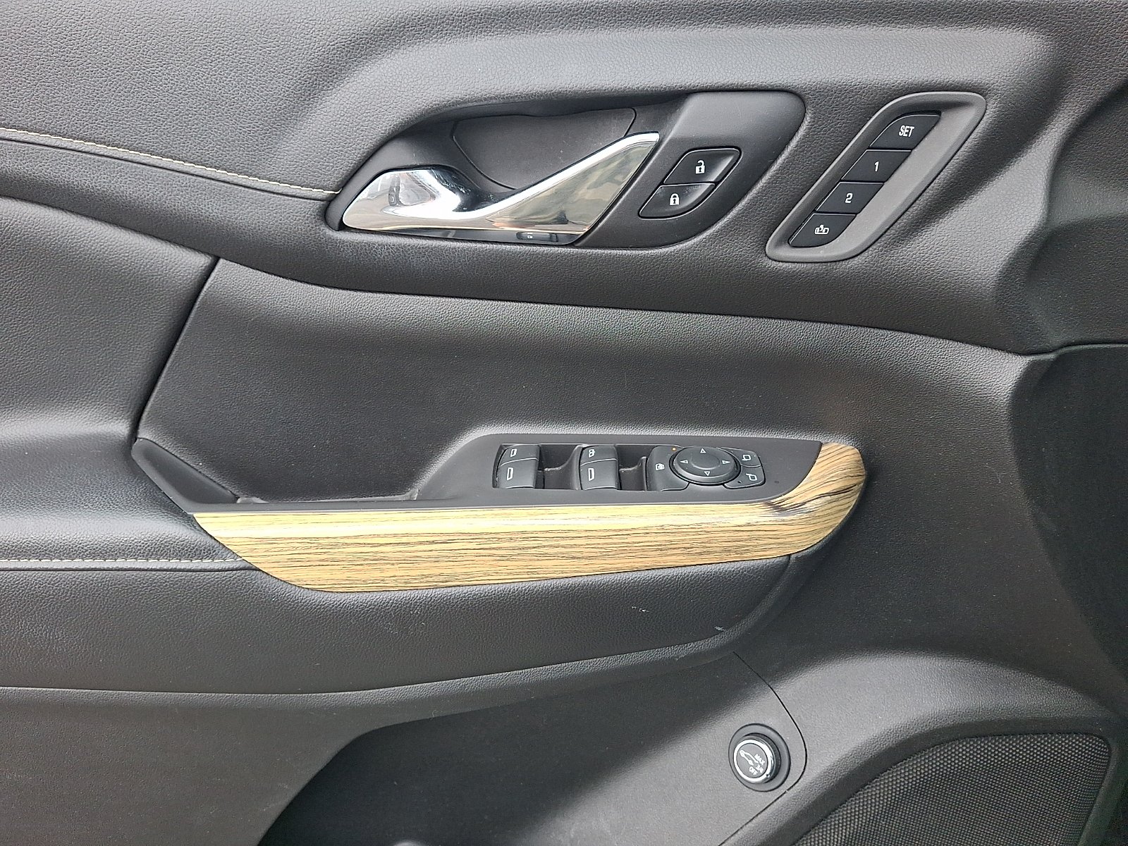 Used 2019 Ebony Twilight Metallic - GB8 GMC Denali image 13