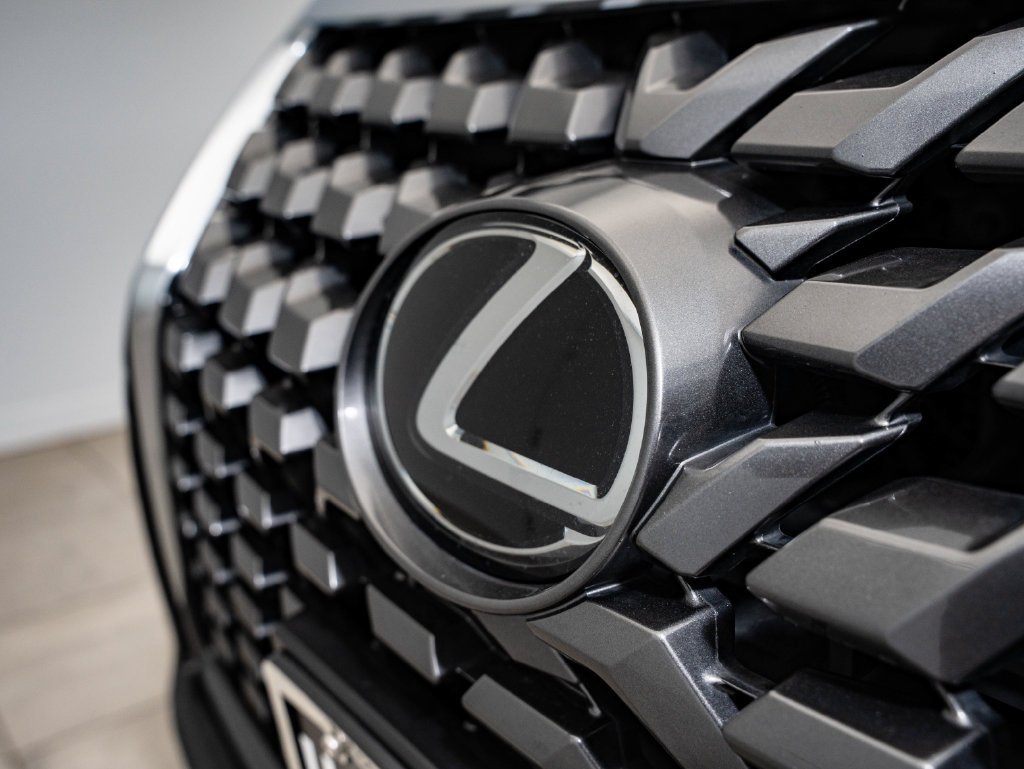 Used 2021 Black Lexus 460 image 3