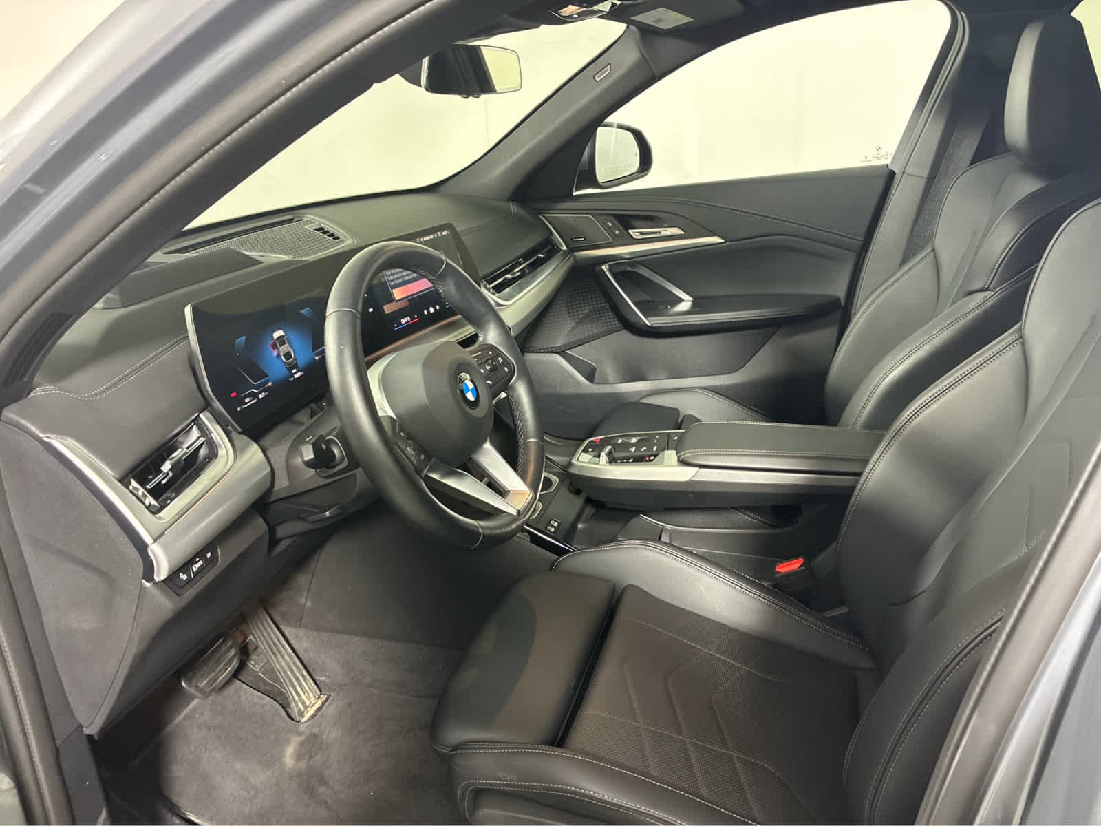 Used 2026 Skyscraper Grey Metallic BMW xDrive28i image 11