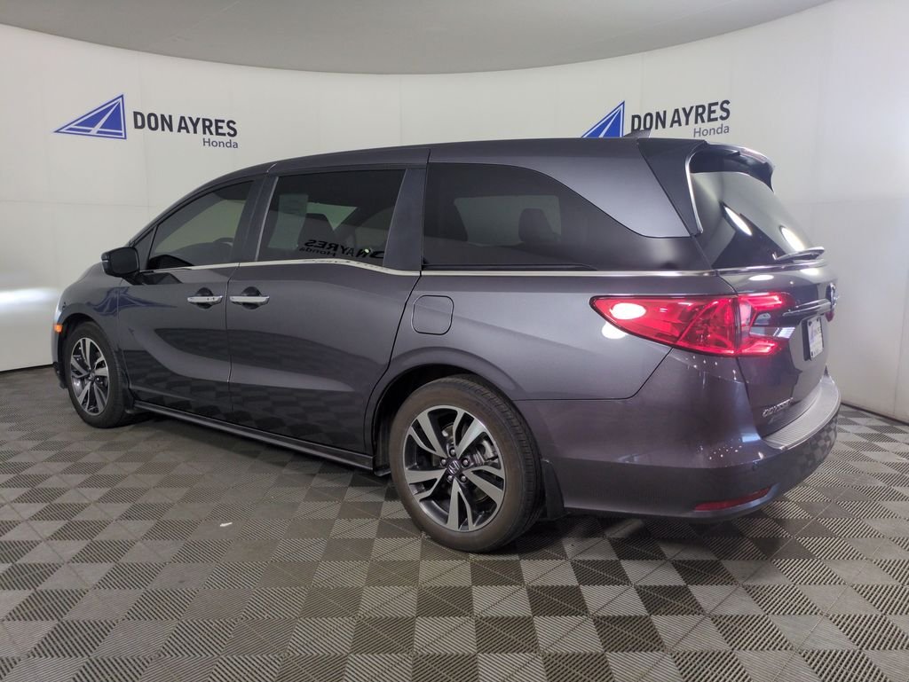 Used 2024 Crystal Black Pearl Honda Touring image 3