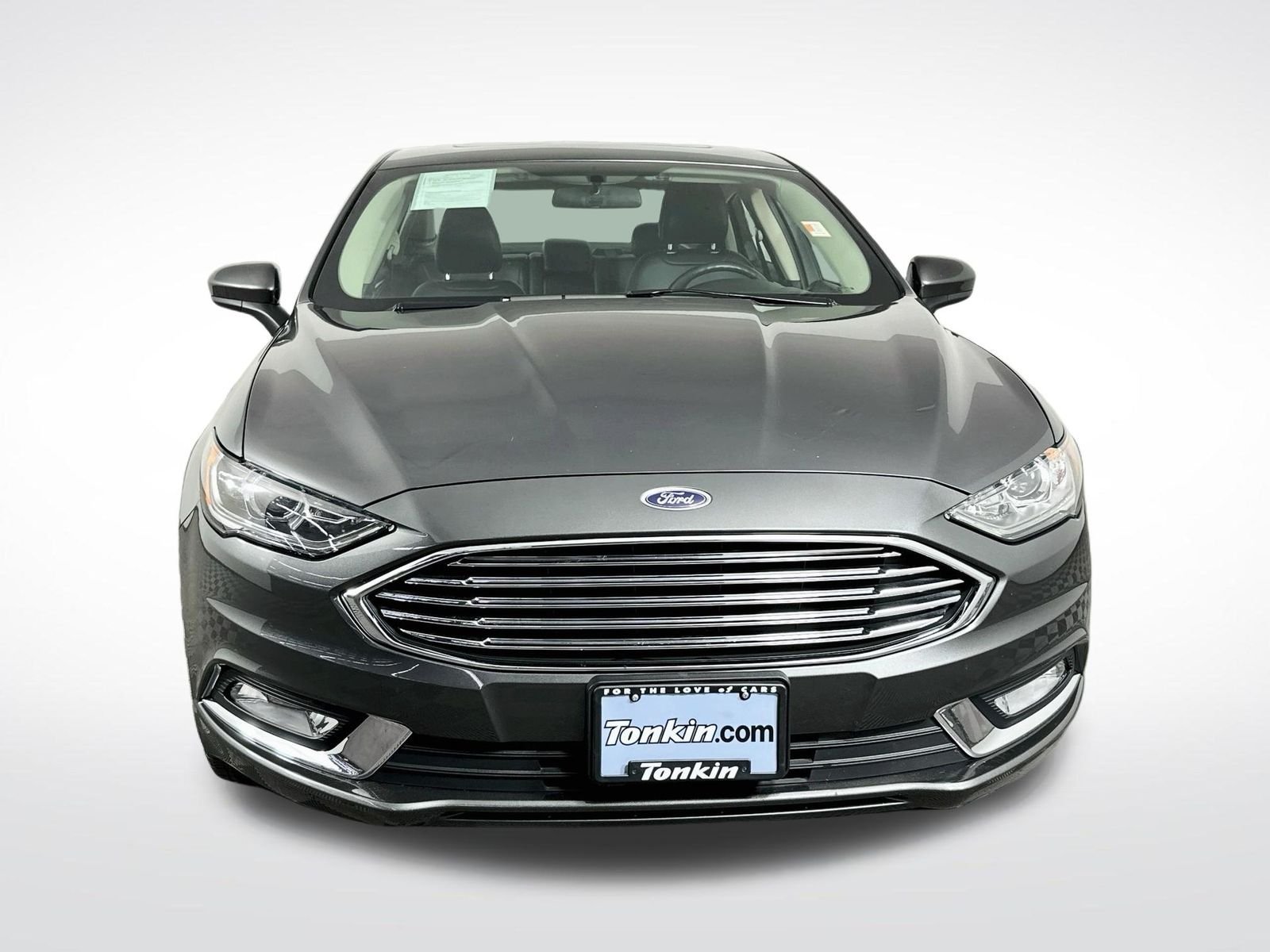 Used 2017 Magnetic Ford SE image 2