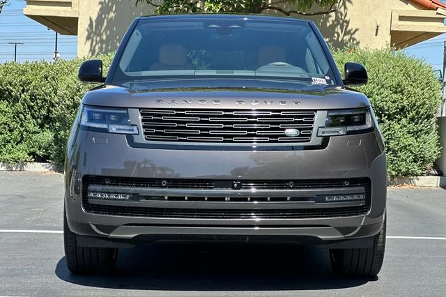 New 2026 Charente Grey Land Rover SE image 8