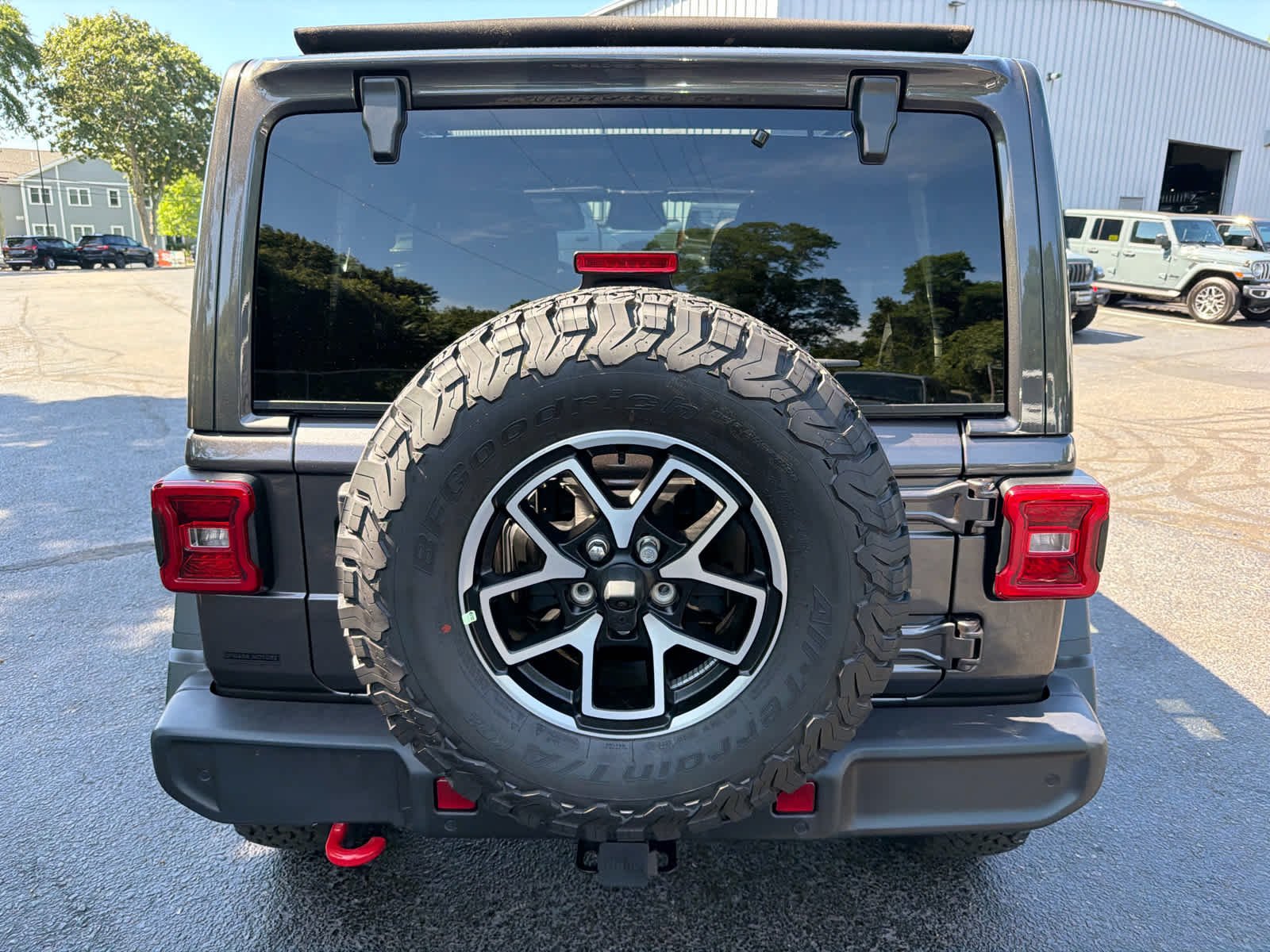 New 2026 Granite Crystal Metallic Clearcoat Jeep Rubicon image 7