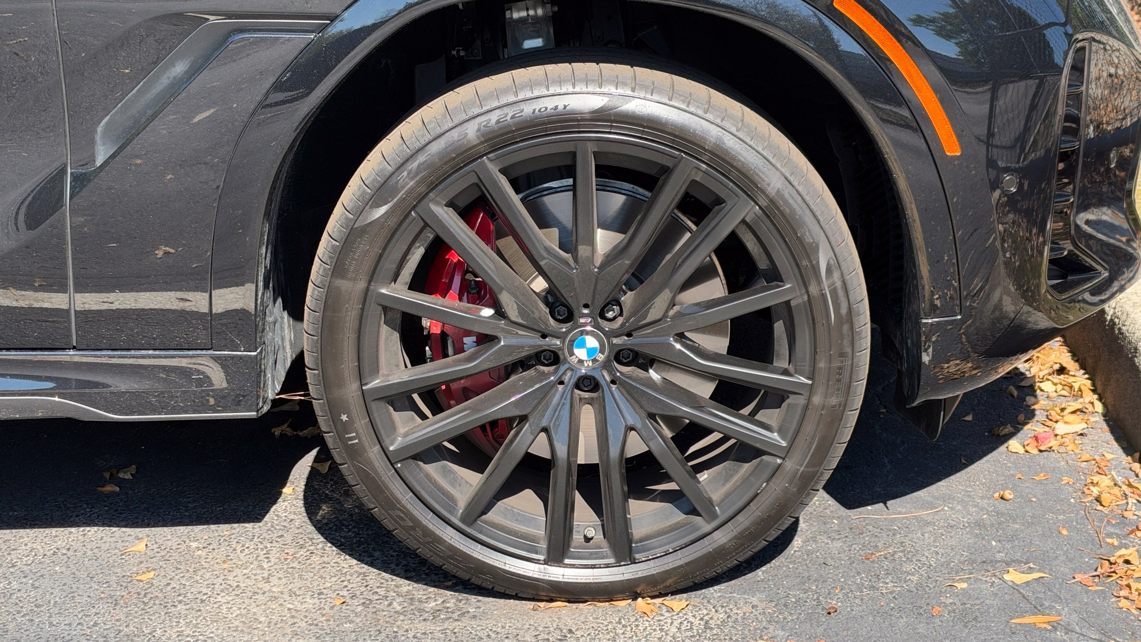 Used 2027 Black Sapphire Metallic BMW M60i image 5