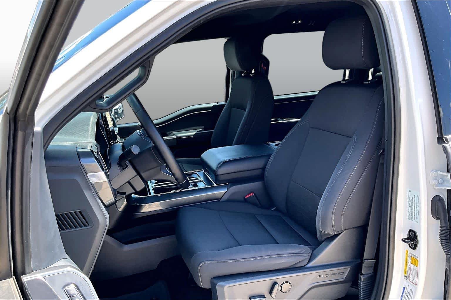 Used 2023 Oxford White Ford XLT image 8