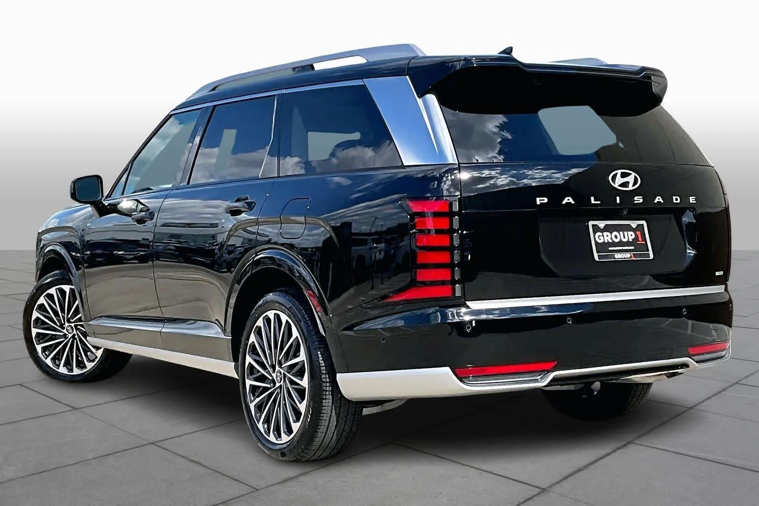 Used 2026 Abyss Black Pearl Hyundai Calligraphy image 11