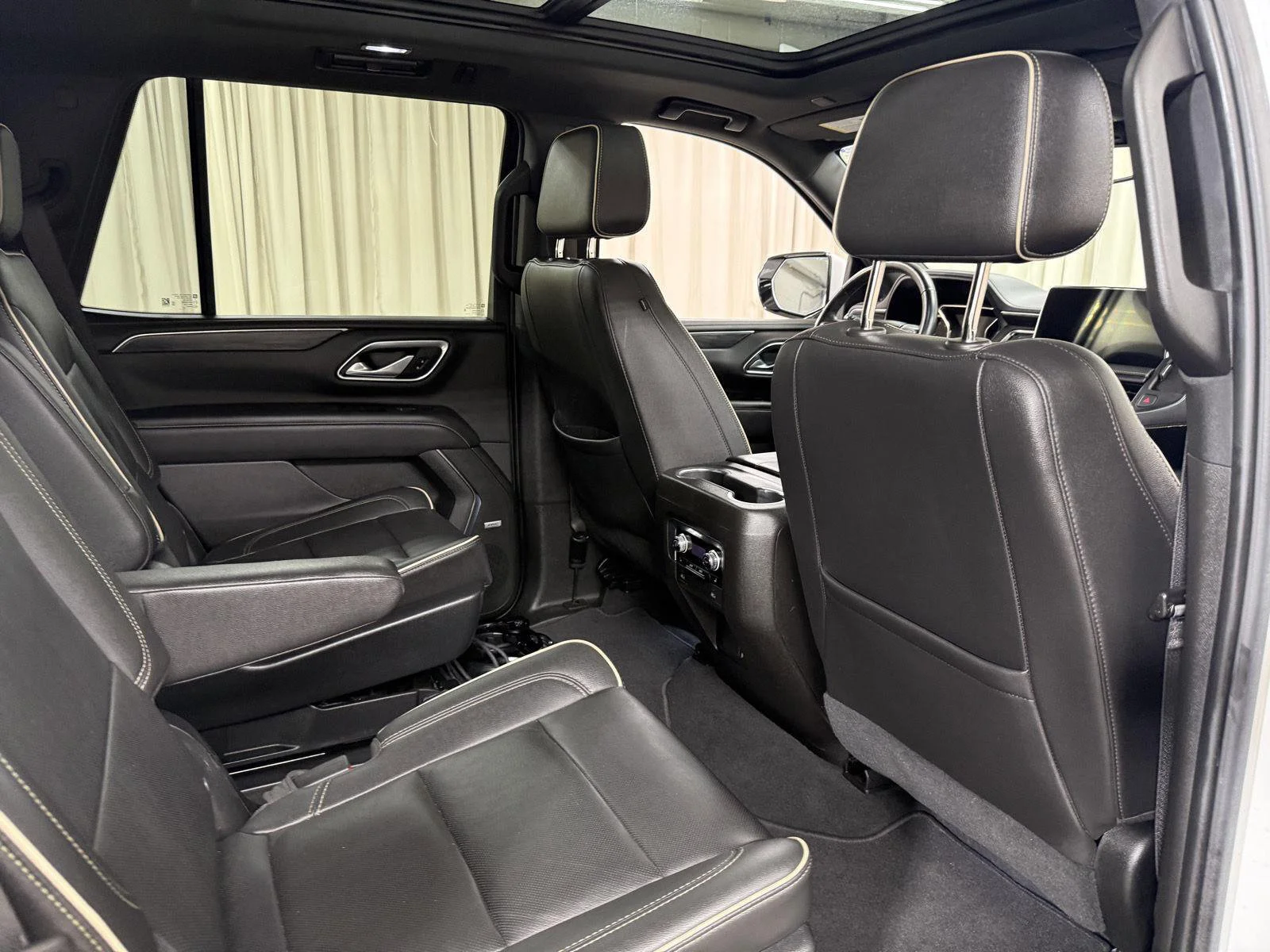 Used 2021 White GMC SLT image 35
