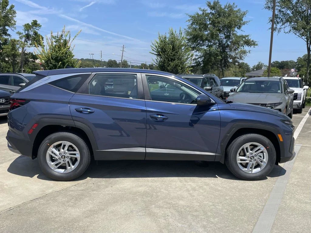 New 2026 Blue Hyundai SE image 2