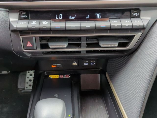 Certified Used 2025  Toyota SE image 25