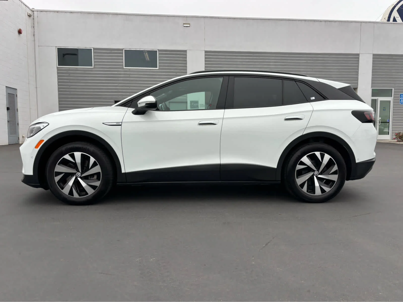 Certified Used 2023 Pure White Volkswagen Pro image 6