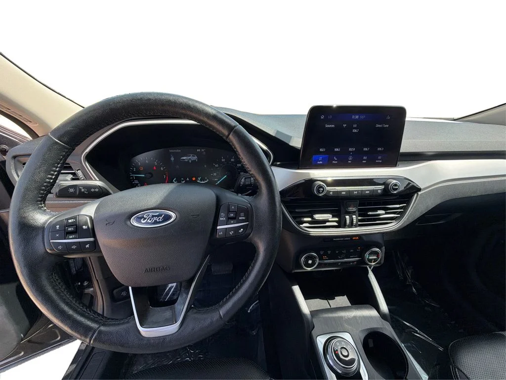 Used 2020 Magnetic Metallic Ford SEL image 30