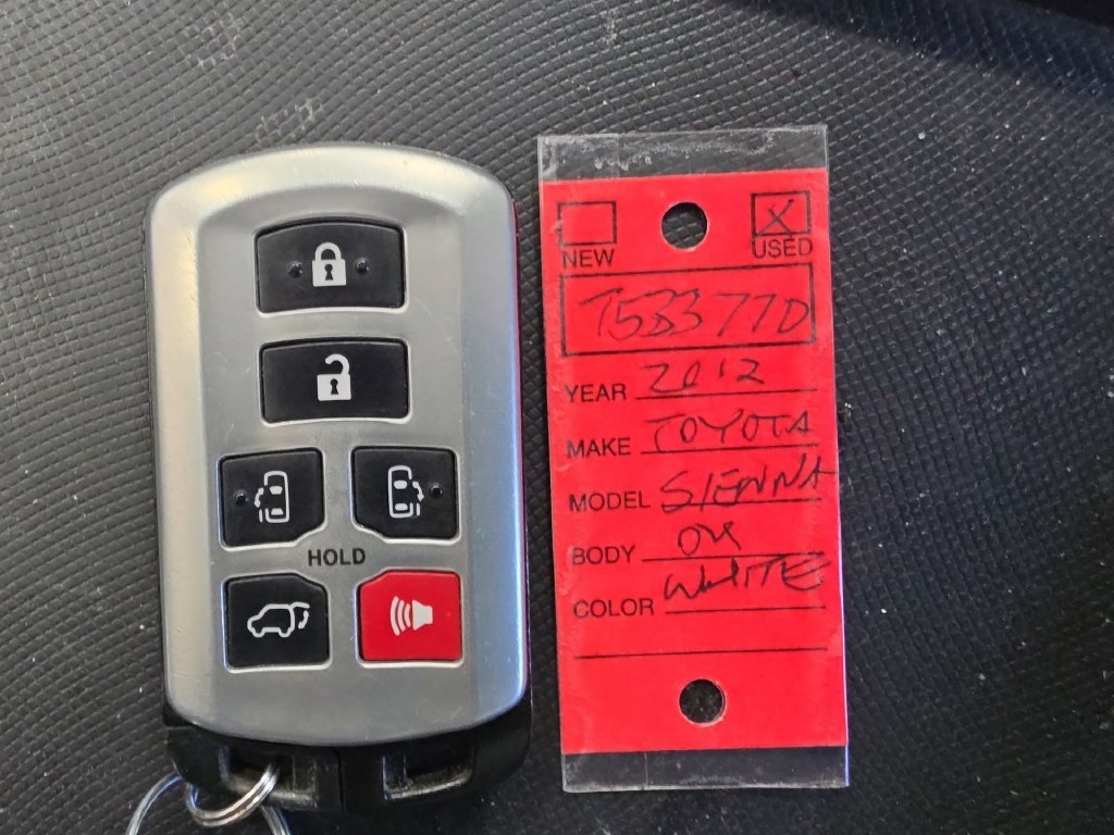 Used 2012 White Toyota XLE image 17