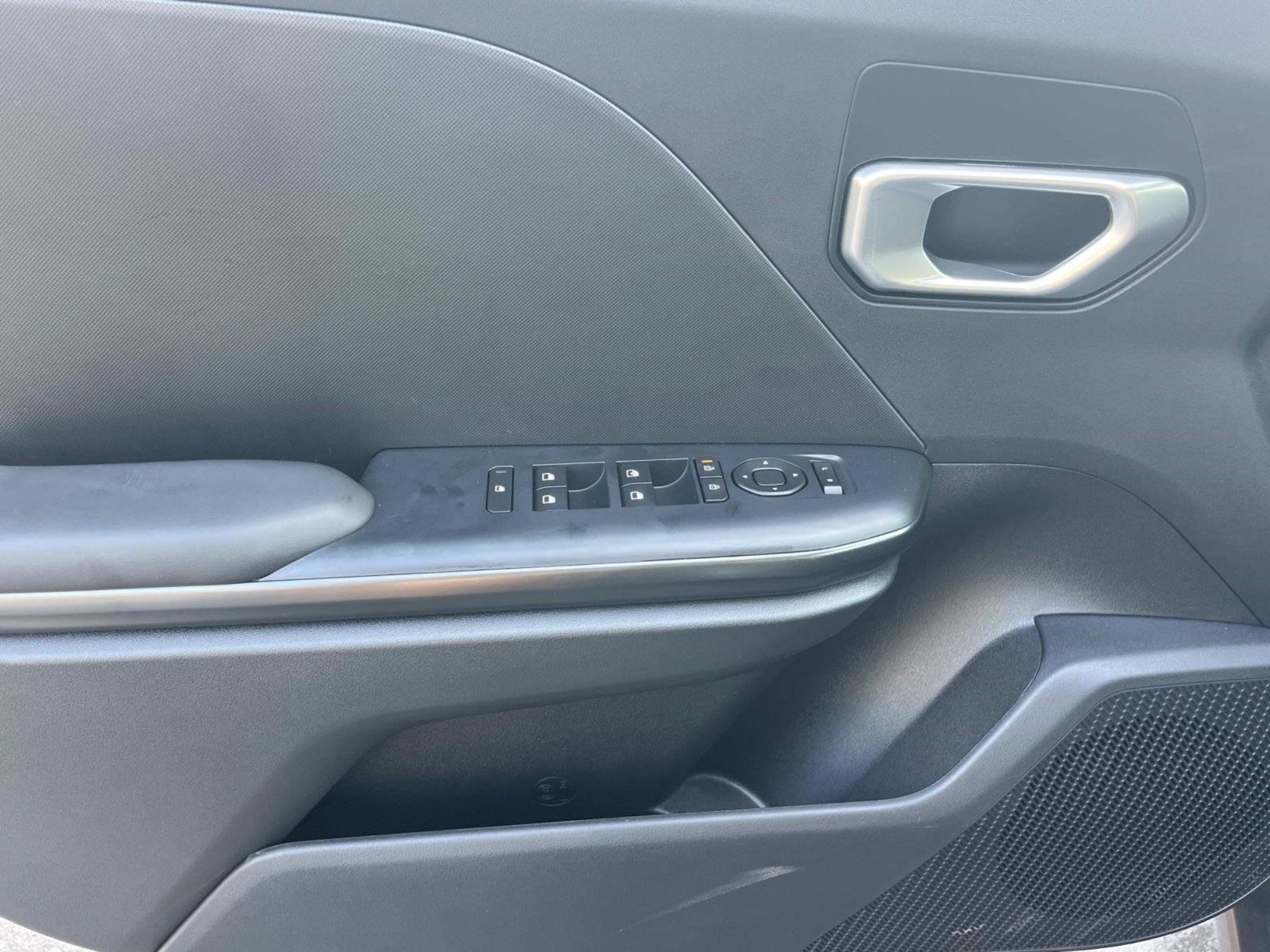 New 2026 Interstellar Gray Kia LXS image 20