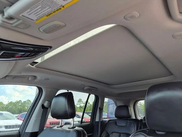 Used 2022 White Jeep 4xe image 14