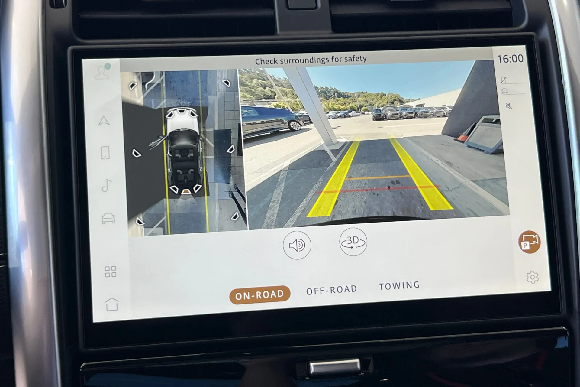 New 2026 Santorini Black Land Rover Dynamic SE image 21