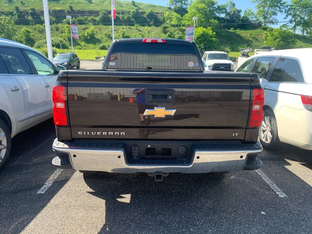 Used 2018  Chevrolet LT image 3