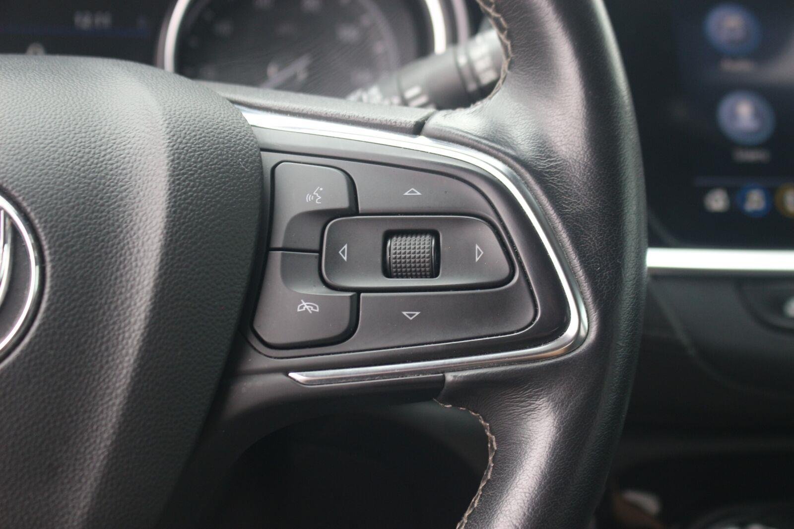 Used 2022 White Frost Tricoat Buick Essence image 19