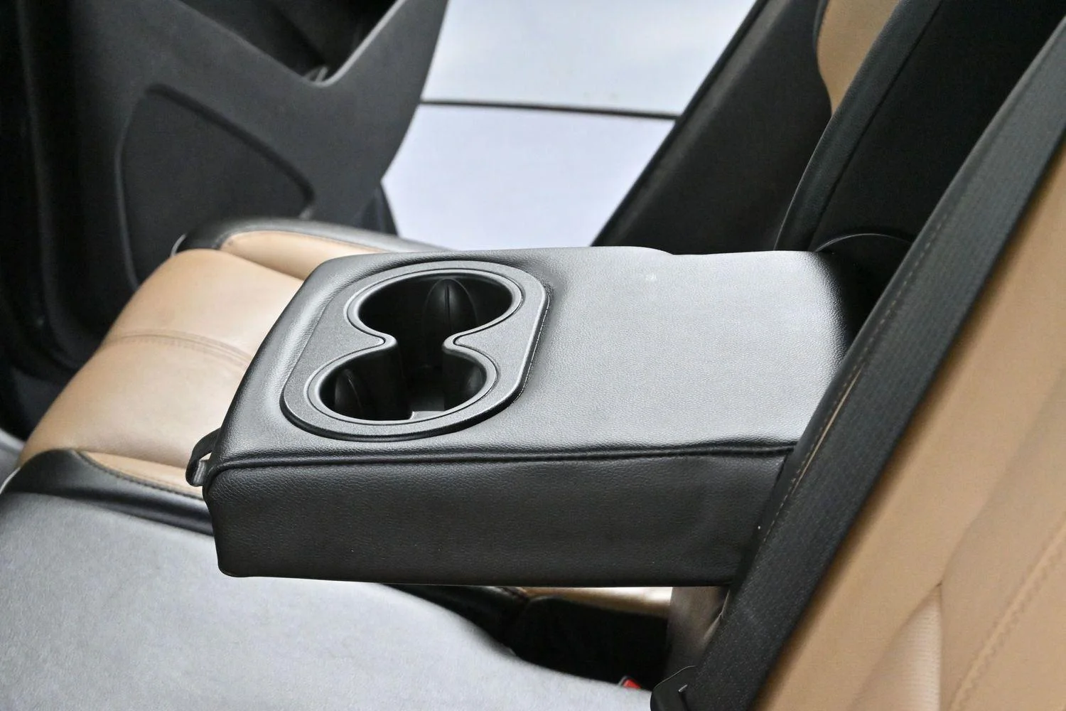 Used 2022 Iron Gray Metallic Chevrolet Premier image 32