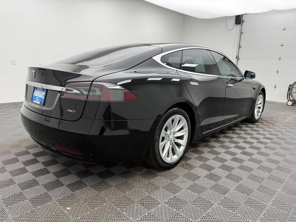 Used 2018 Black Tesla 75D image 8
