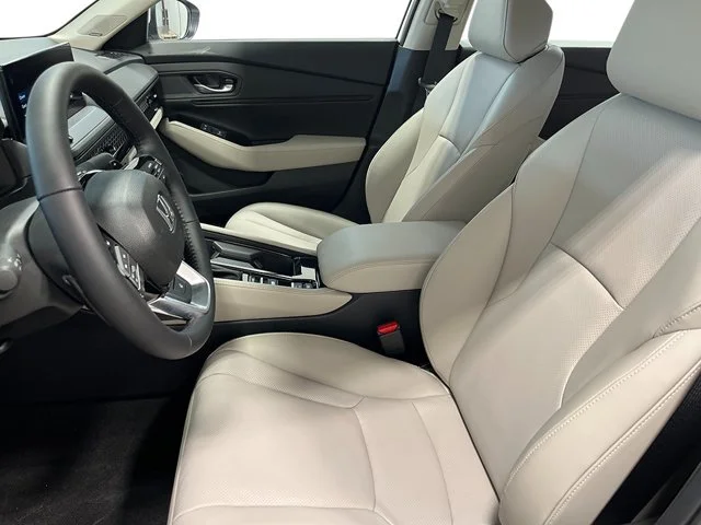 New 2026 Platinum White Pearl Honda Touring image 16