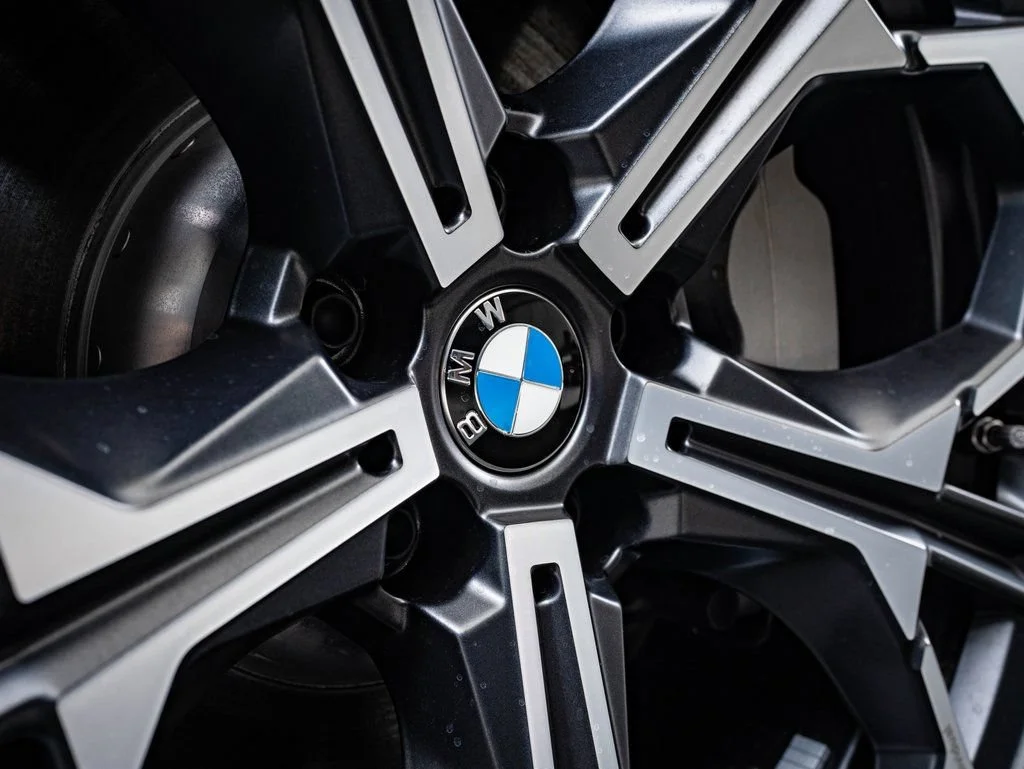 Used 2025 Alpine White BMW 330i xDrive image 8