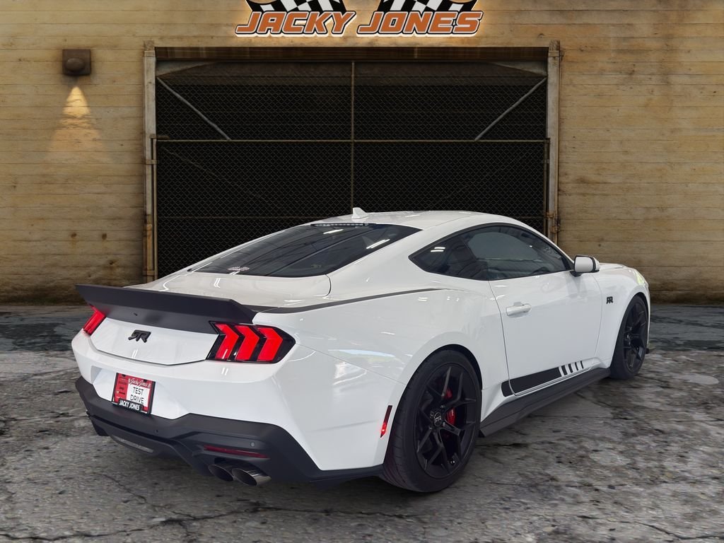 2025 Ford Mustang GT Premium - Photo 11