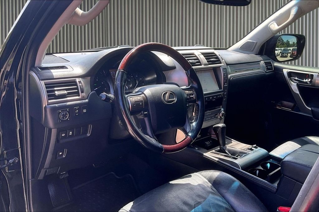 Used 2017 Black Lexus 460 image 16