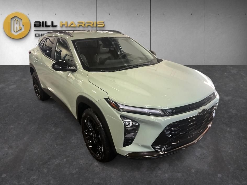Used 2025 Green Chevrolet ACTIV image 9