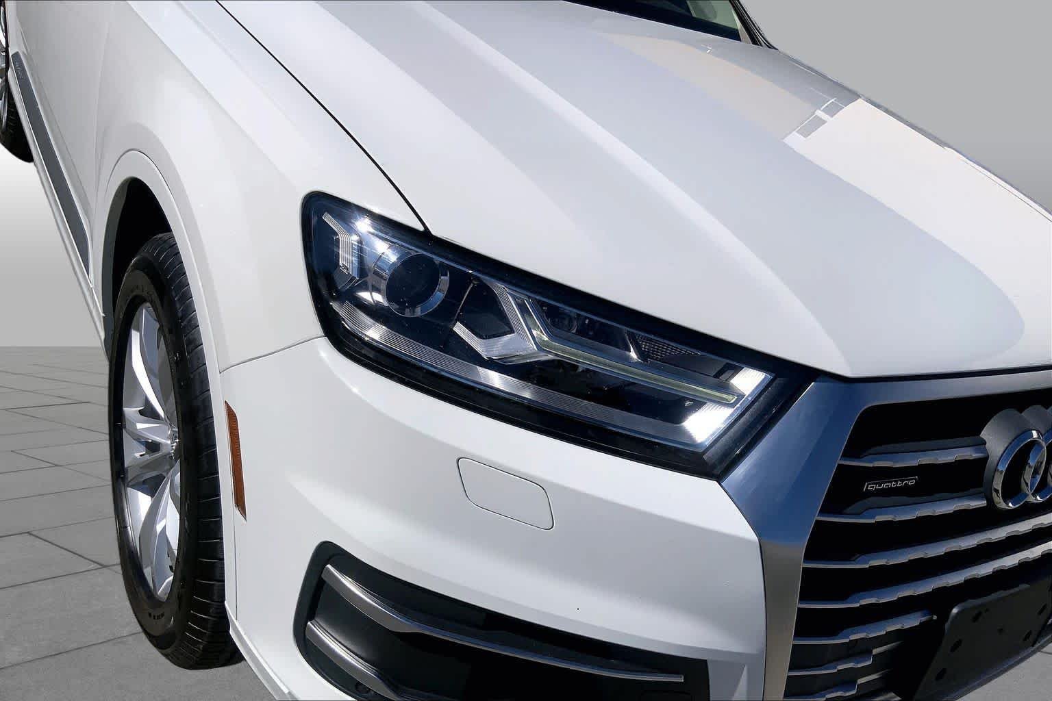 Used 2018 Glacier White Metallic Audi Premium Plus image 27