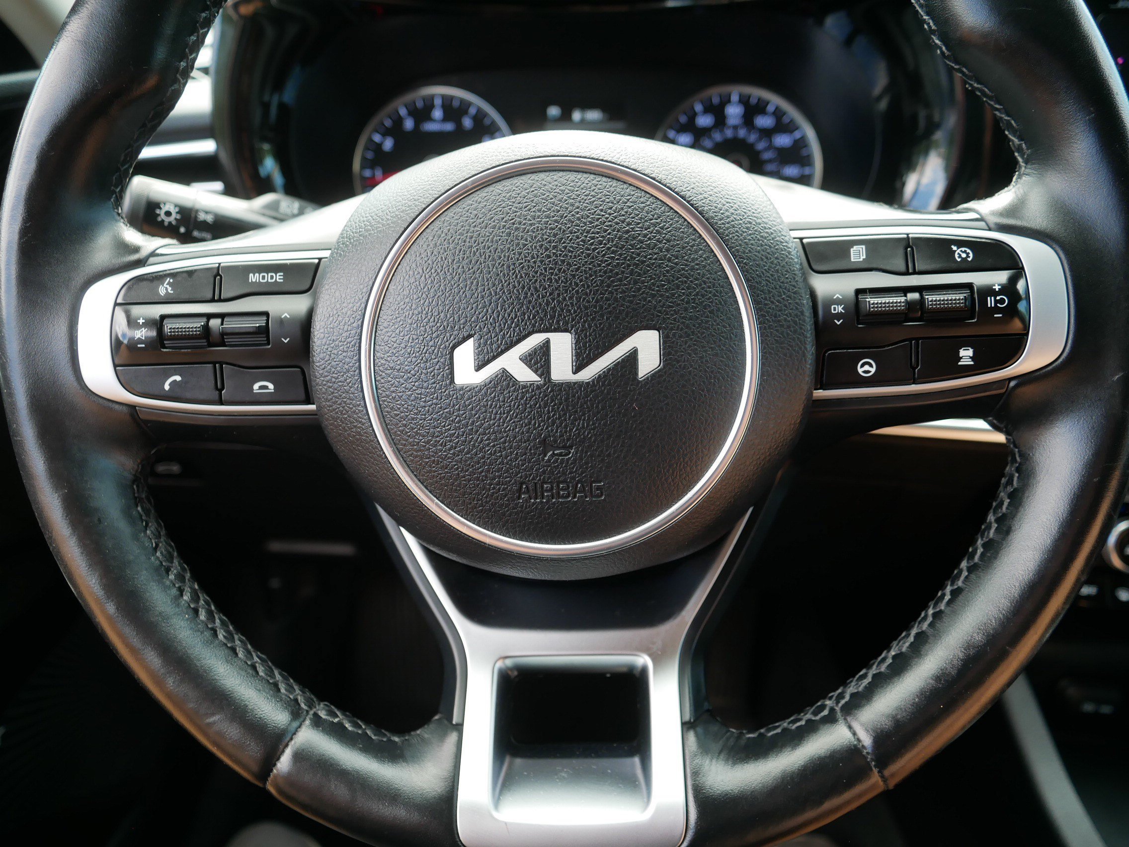 Used 2023 Ebony Black Kia EX image 25