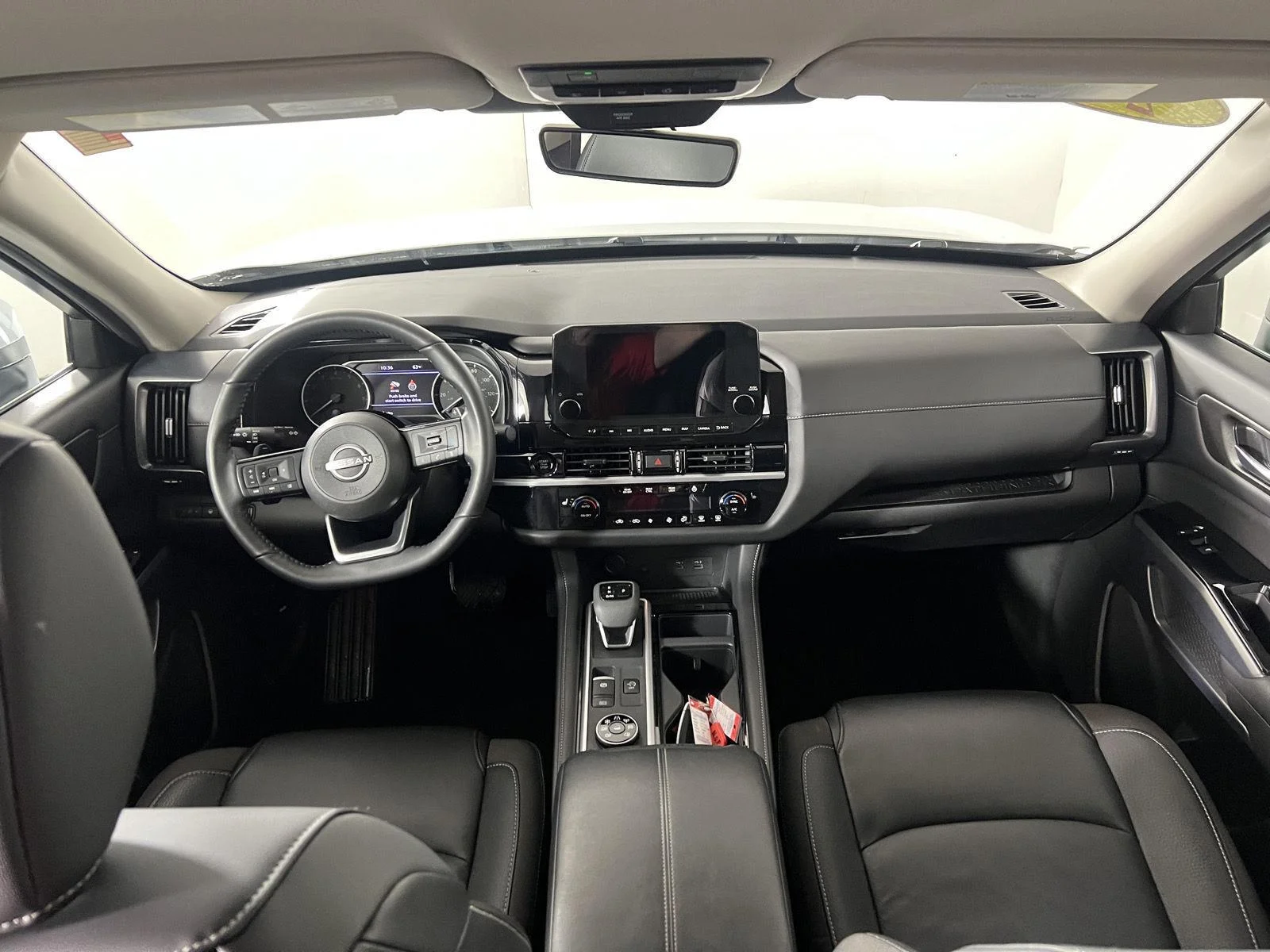 Used 2025 Everest White Pearl Tricoat Nissan SL image 25