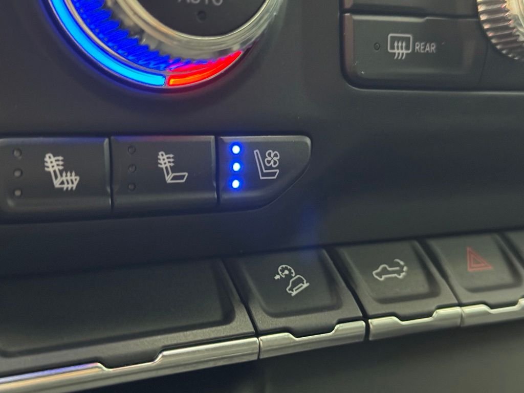 Used 2022 Onyx Black GMC AT4 image 5