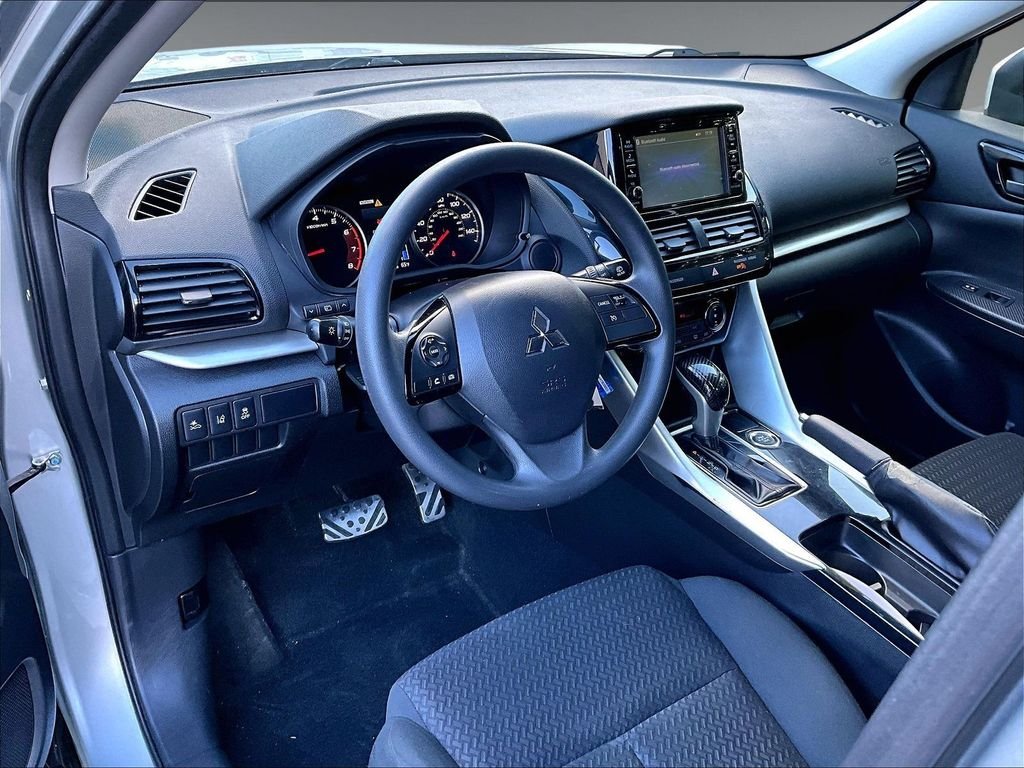 Used 2022 Silver Mitsubishi ES image 8