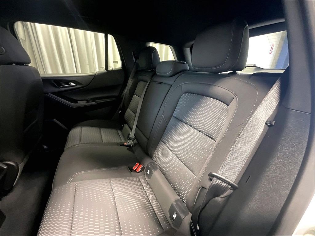 Used 2025 White Chevrolet LT image 15