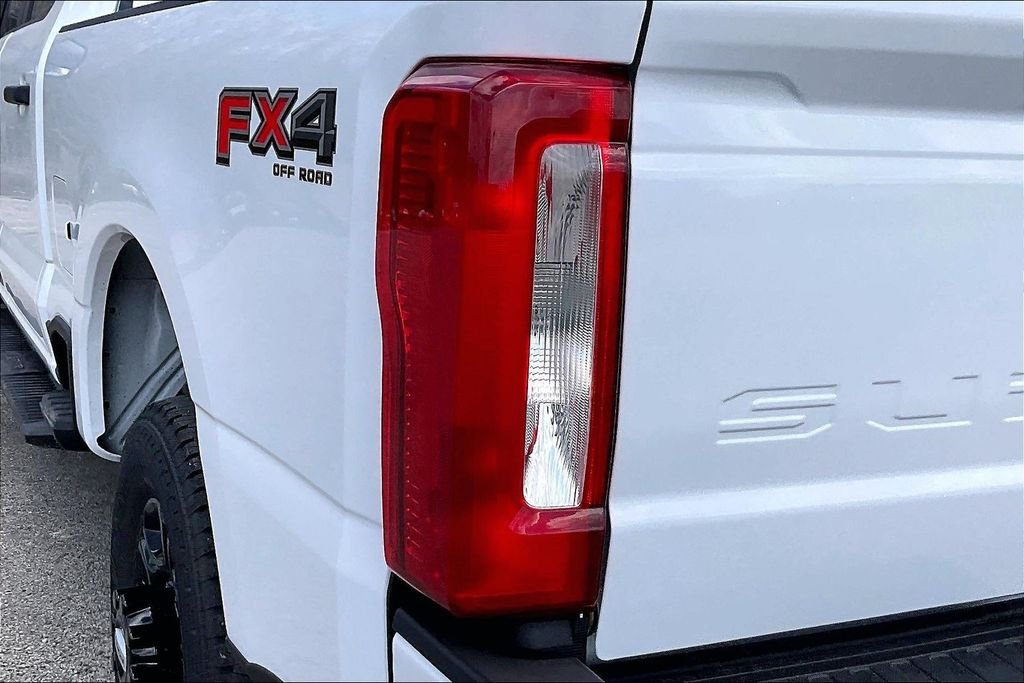 New 2026 Ford Super Duty F-250 XL 4D Crew Cab