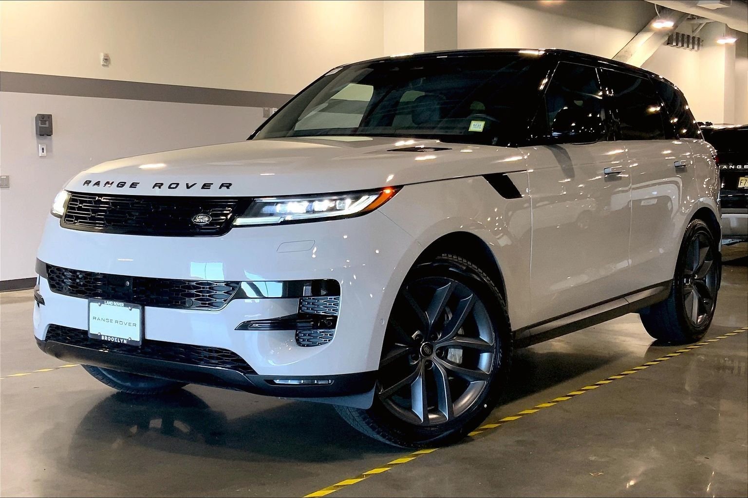 Certified Used 2025 Borasco Gray Metallic Land Rover SE image 1
