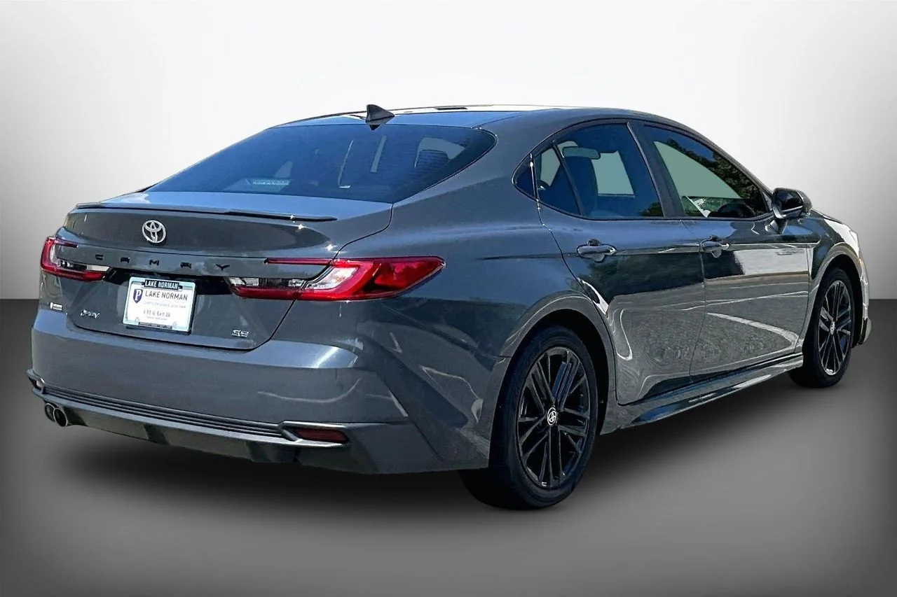 Used 2025  Toyota SE image 8