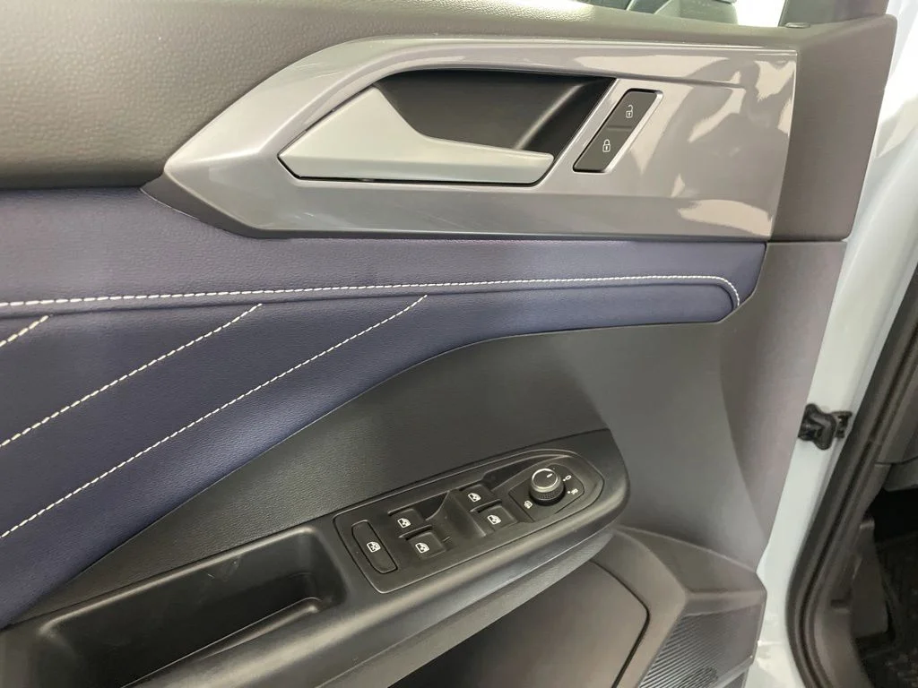New 2026 Gray Volkswagen 1.5T SEL image 9
