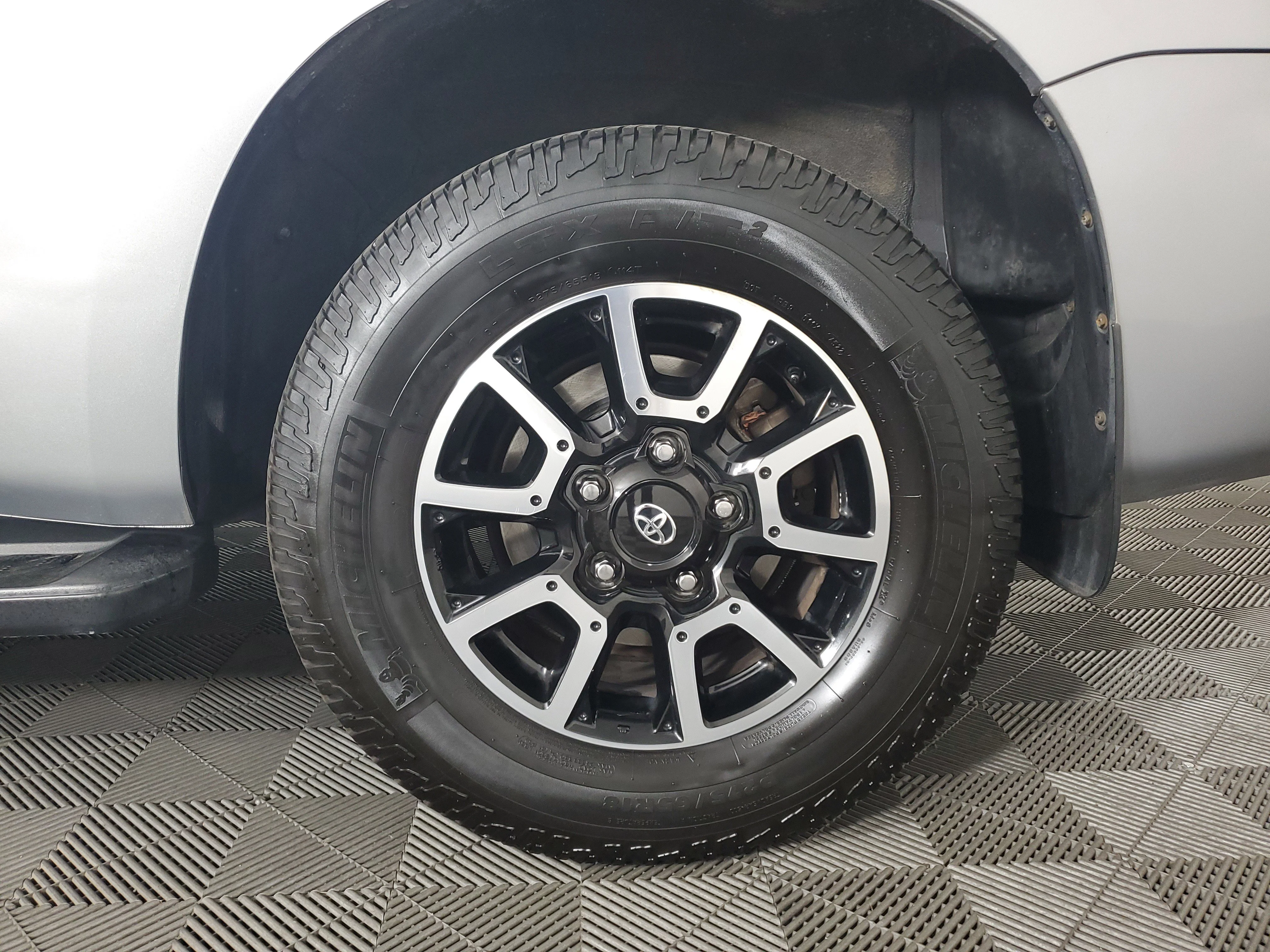 Used 2019 Silver Sky Metallic Toyota SR5 image 30
