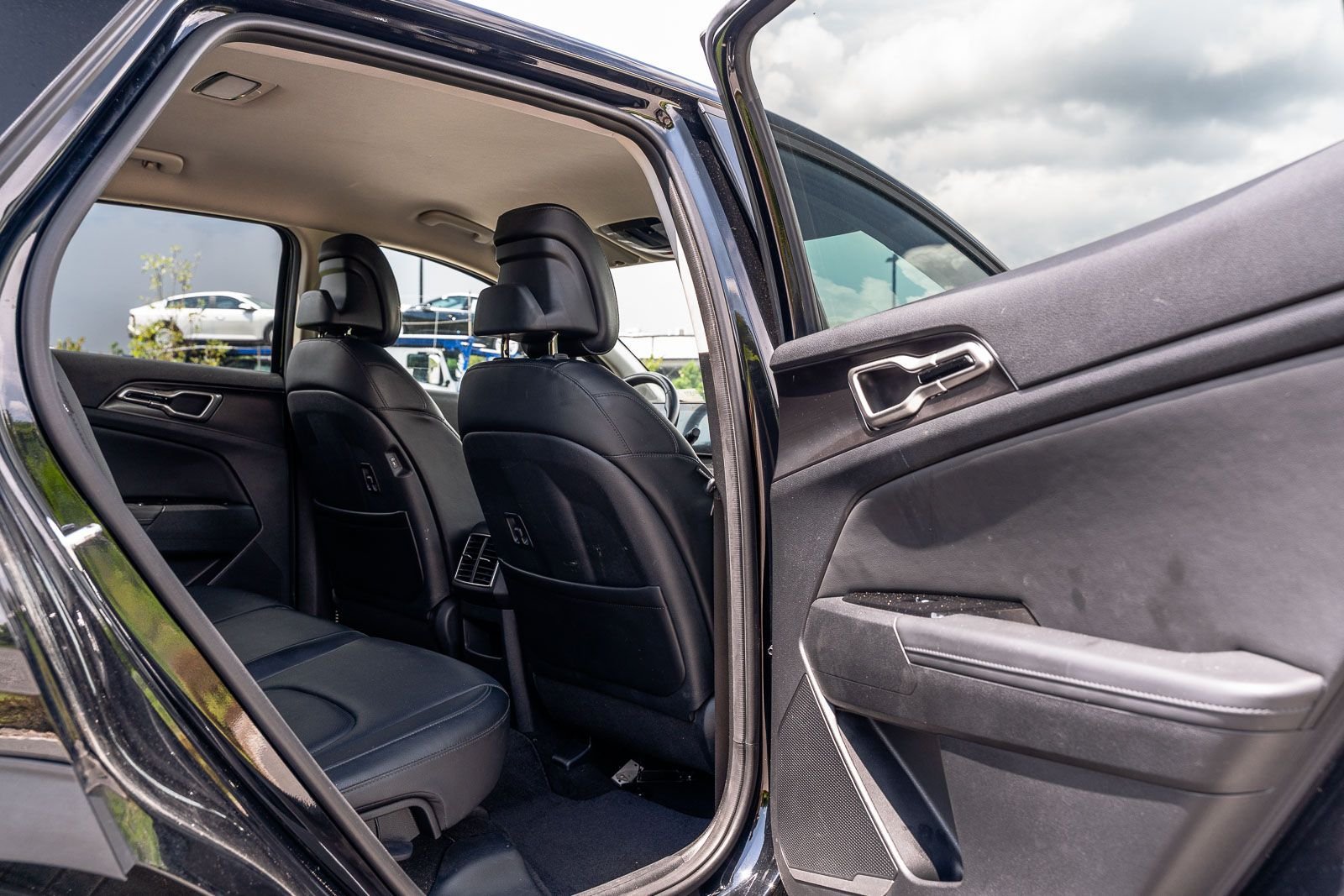 Used 2025 Black Kia EX image 13