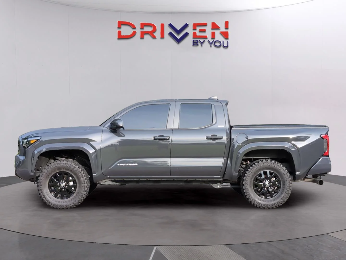 Used 2025 Underground Toyota SR5 image 2
