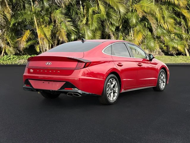Used 2021 Red Hyundai SEL image 4