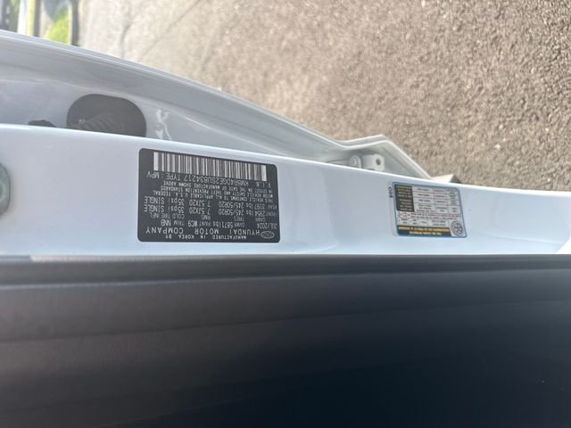 Certified Used 2025 White Hyundai SEL Premium image 22