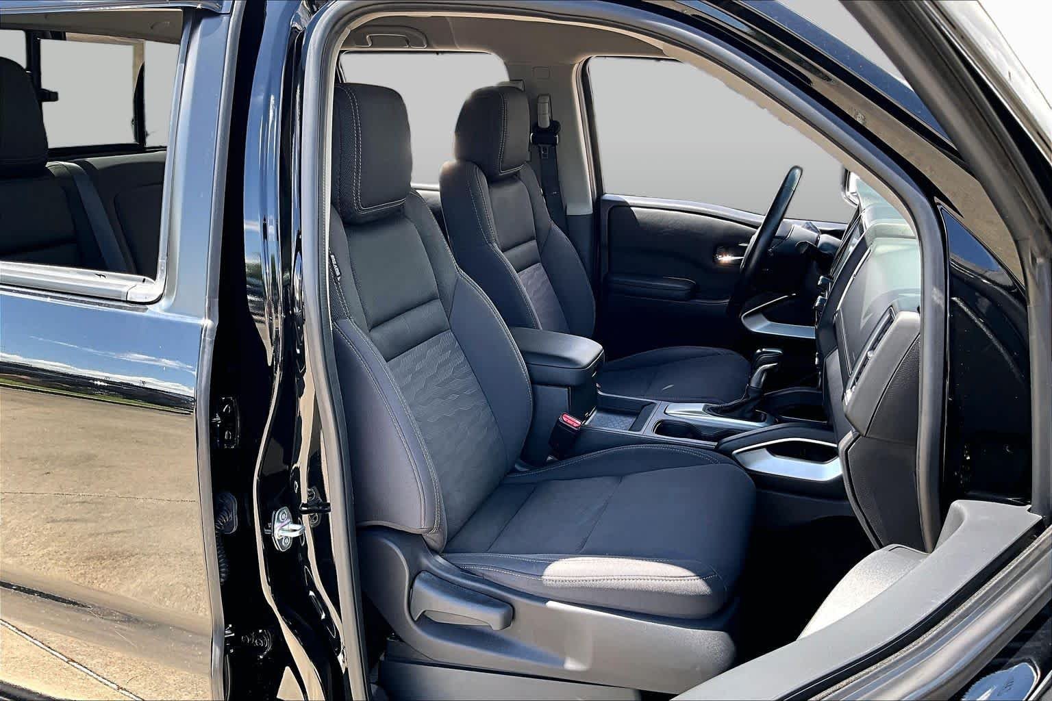 Used 2023 Super Black Nissan SV image 8