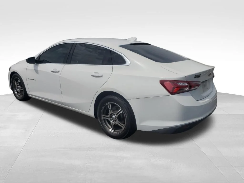 Used 2019 White Chevrolet LT image 3