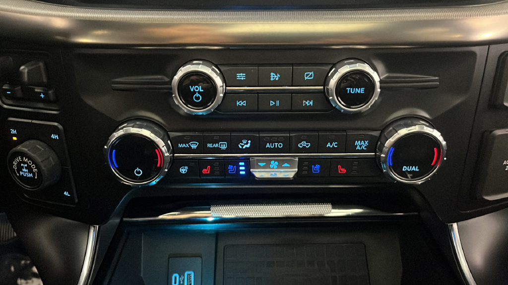 2021 Ford F-150 Raptor - Photo 31